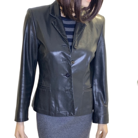 Danier Jackets & Blazers - Danier Blazer Style Leather Jacket Size XS